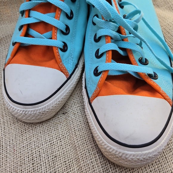 Converse Chuck Taylor All Star - Size: Men 15  ; Women 17 - Picture 8 of 10